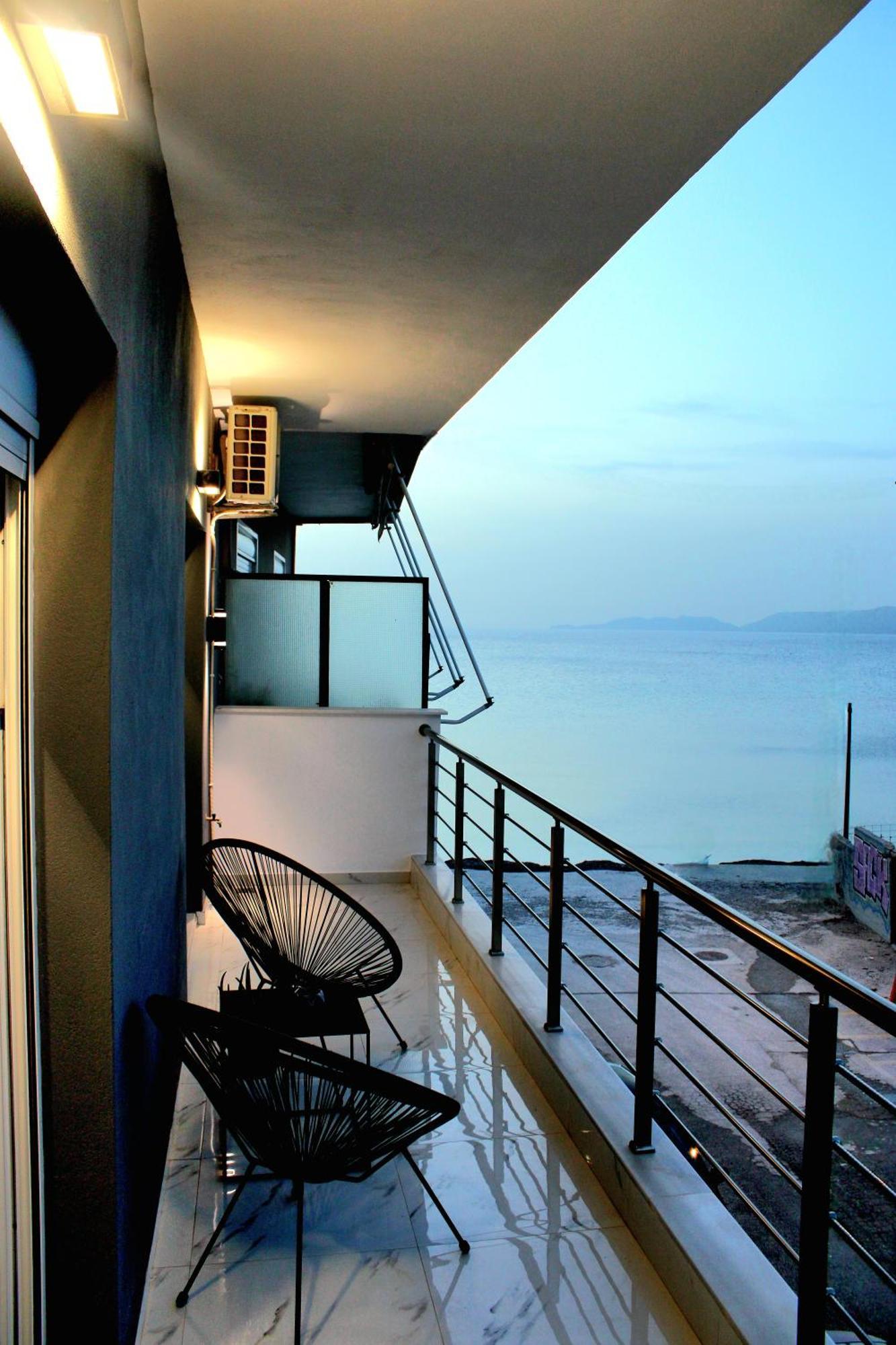 Black & White Seaside House Kalamia Corinth Exterior photo